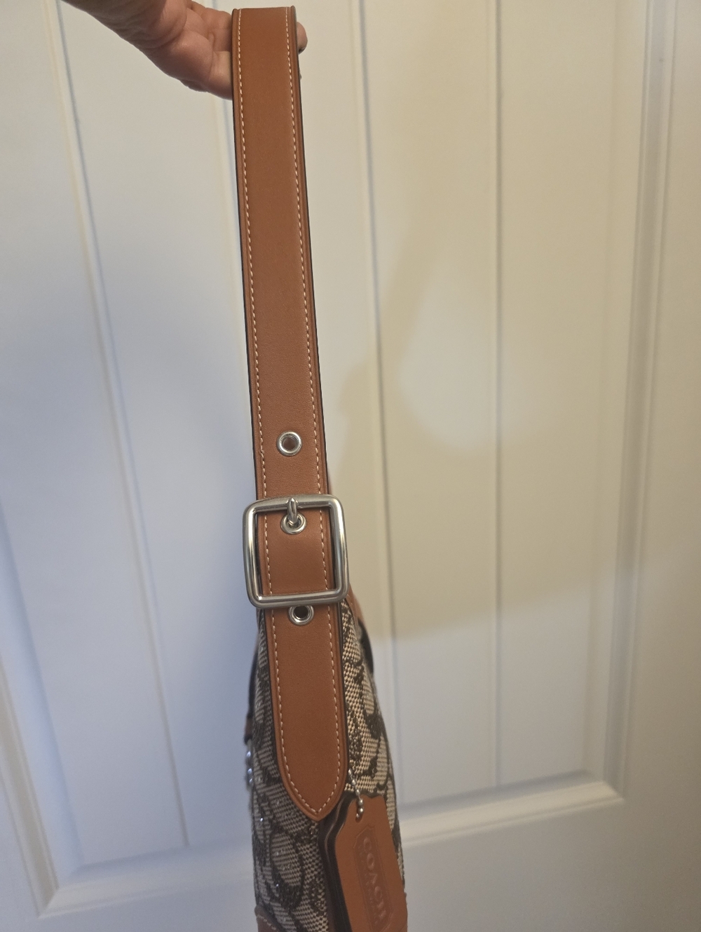 Coach Hamptons Hobo Bag In Crystal Signature Jacquard NWOT - Picture 11 of 16